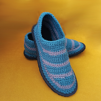 Pantuflas tejidas a mano, zapatos tejidos, babuchas tejidas, pantuflas tejidas para niños y adultos, pantuflas para dama y caballero. Zapatos tejidos en lana. Babuchas tejidas en lana. Pantuflas en lana.Talykí Taller de Tejidos y diseño textil